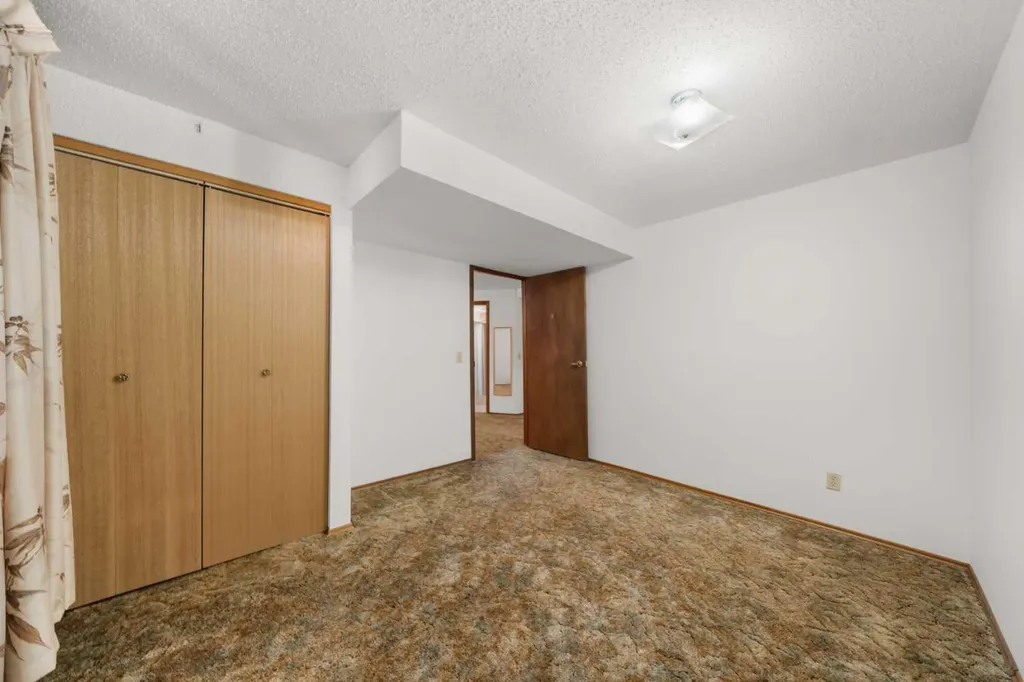 14304 Deer Ridge Drive SE Calgary AB T2J 5W1