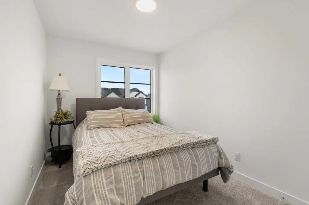 19825 45 Street SE Calgary AB T3M 3B5