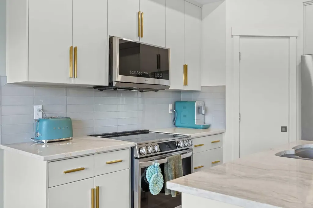 86 Rockyspring Circle NW Calgary AB T3G 6A1