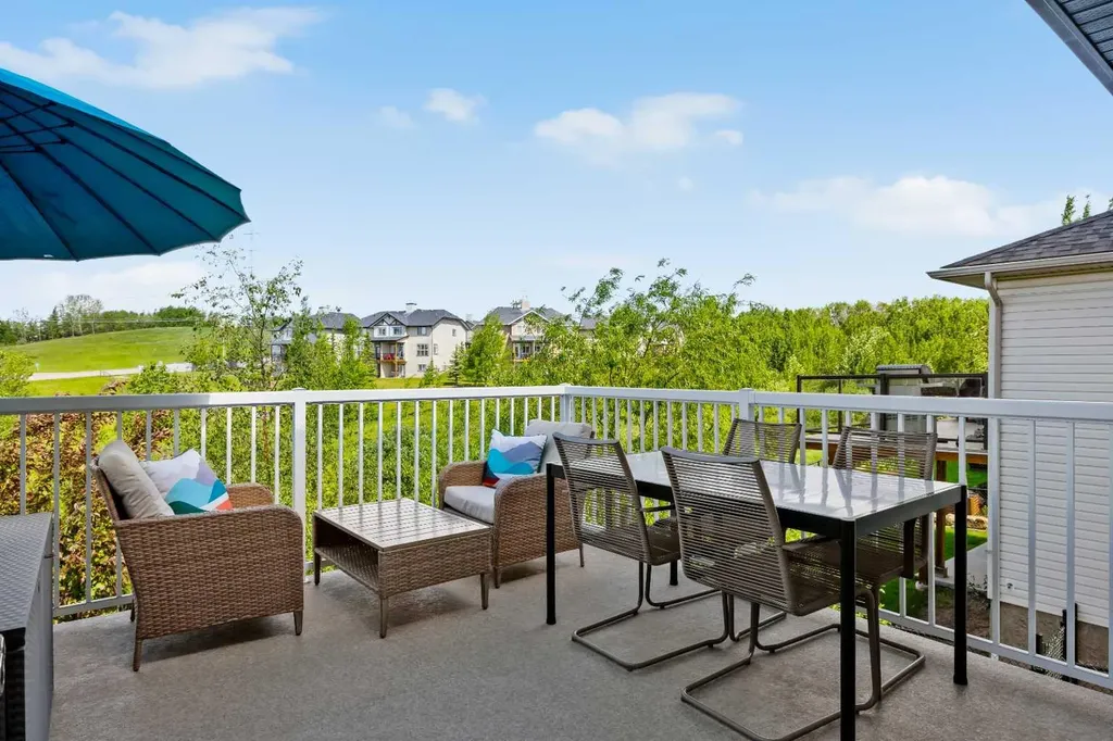 86 Rockyspring Circle NW Calgary AB T3G 6A1
