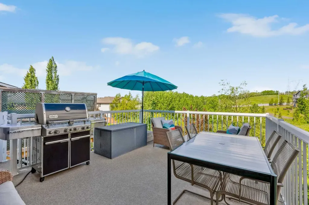 86 Rockyspring Circle NW Calgary AB T3G 6A1