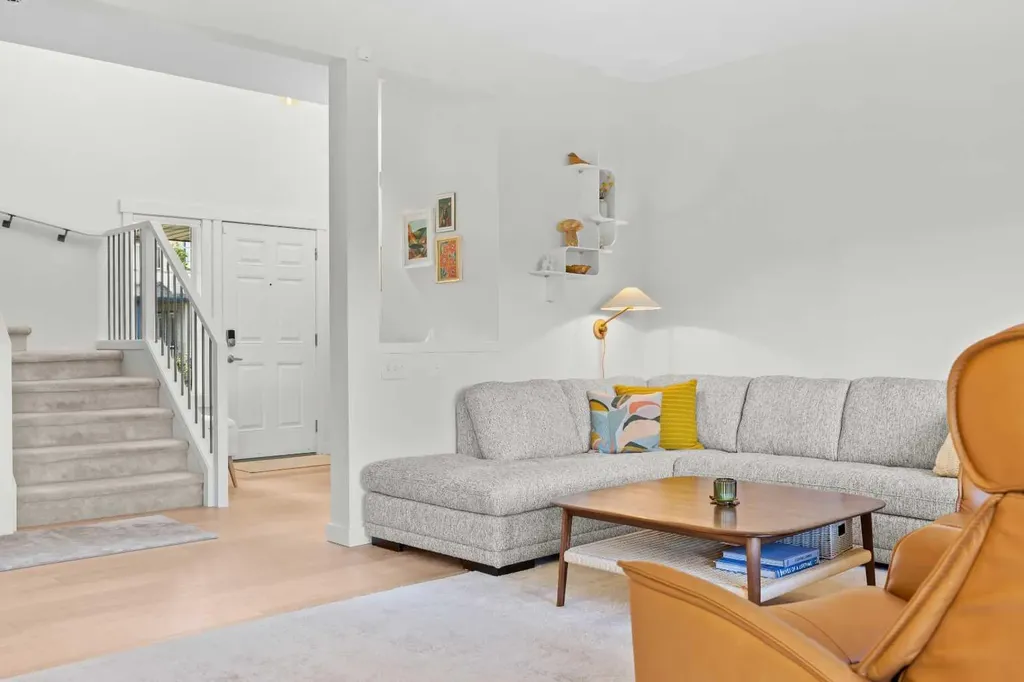 86 Rockyspring Circle NW Calgary AB T3G 6A1