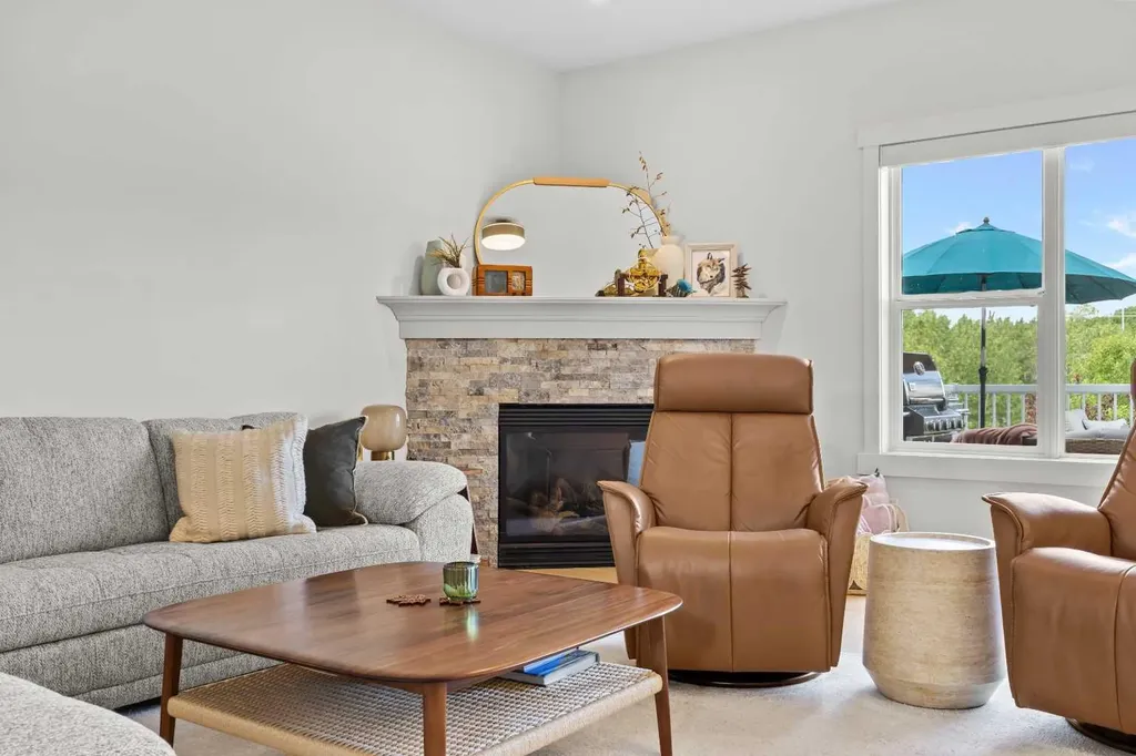 86 Rockyspring Circle NW Calgary AB T3G 6A1