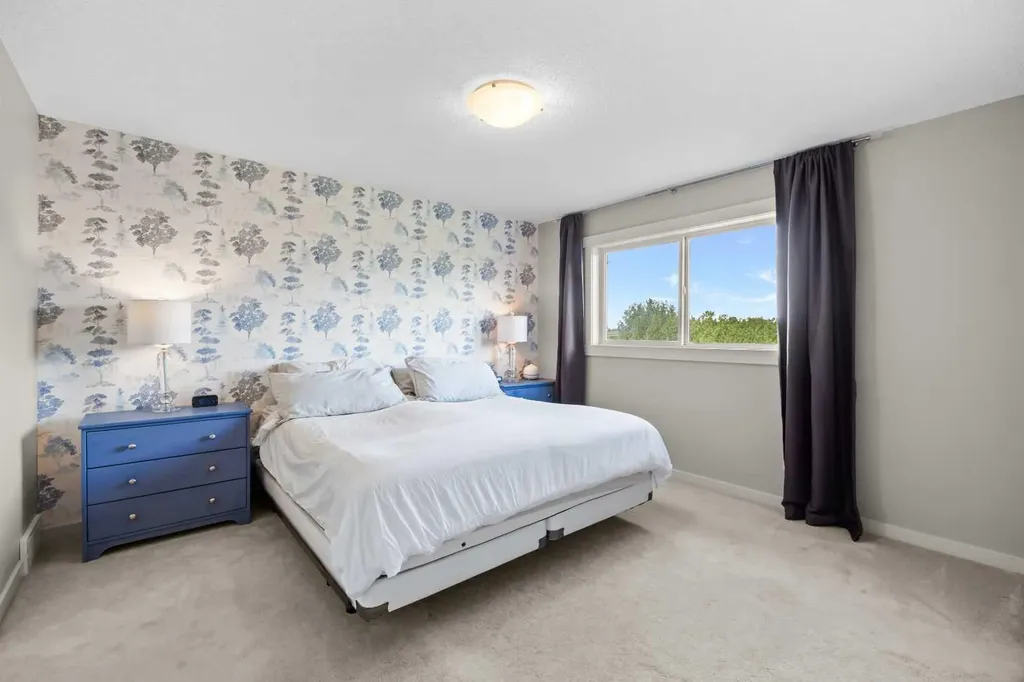 86 Rockyspring Circle NW Calgary AB T3G 6A1