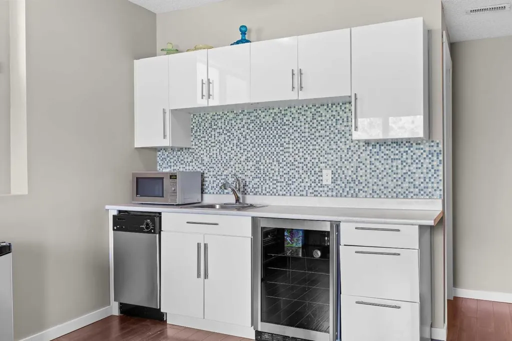 86 Rockyspring Circle NW Calgary AB T3G 6A1