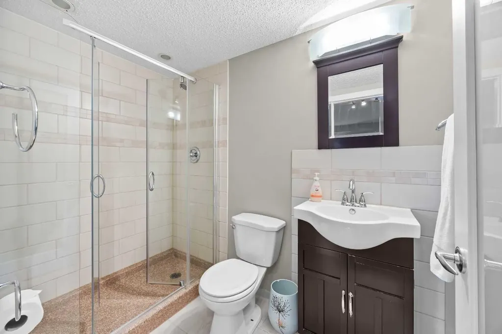 86 Rockyspring Circle NW Calgary AB T3G 6A1