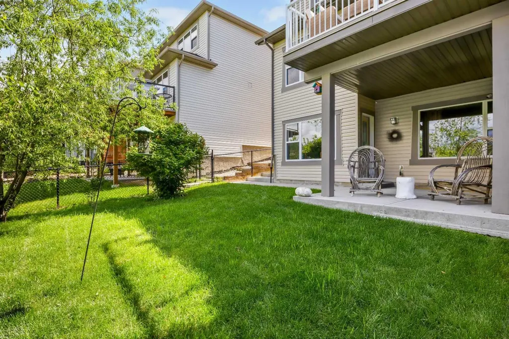 86 Rockyspring Circle NW Calgary AB T3G 6A1