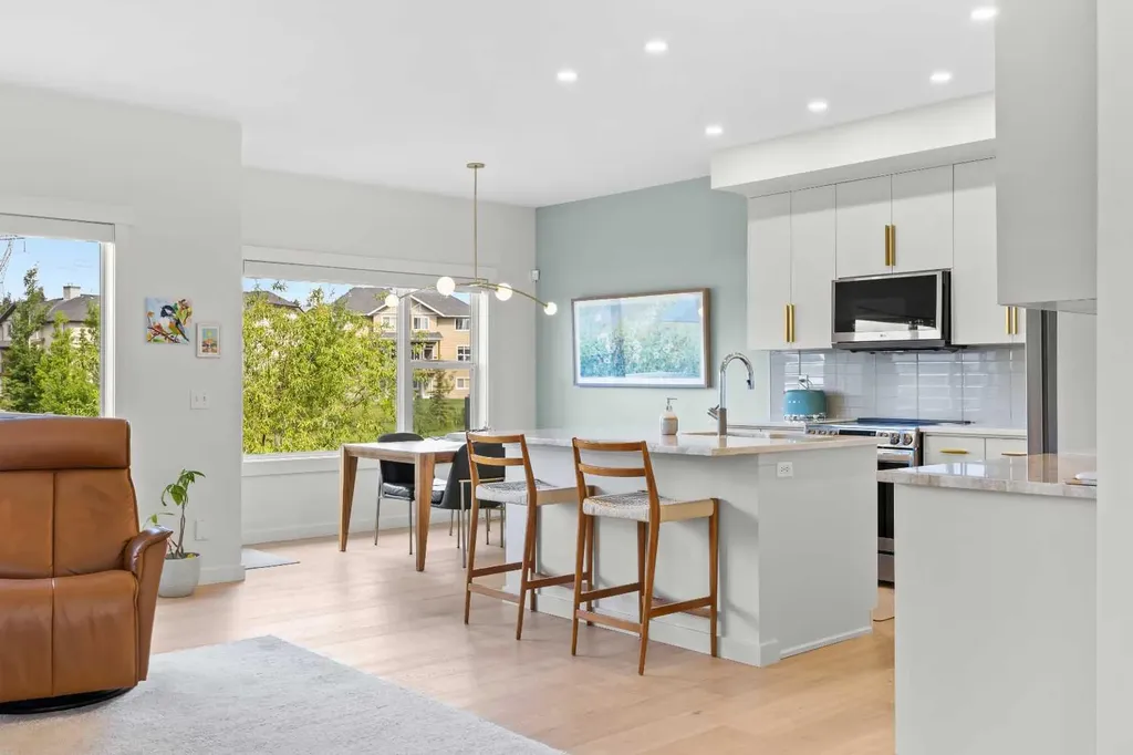 86 Rockyspring Circle NW Calgary AB T3G 6A1