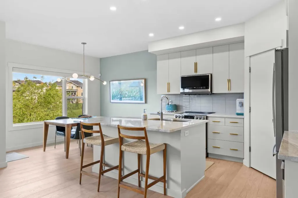 86 Rockyspring Circle NW Calgary AB T3G 6A1