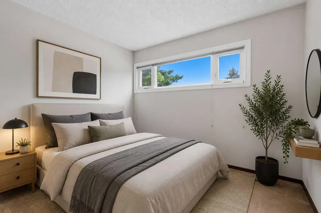 27 Woodgreen Place SW Calgary AB T2W 4A3