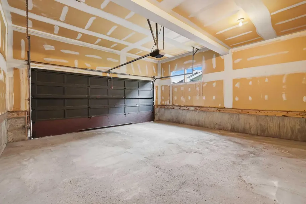 27 Woodgreen Place SW Calgary AB T2W 4A3