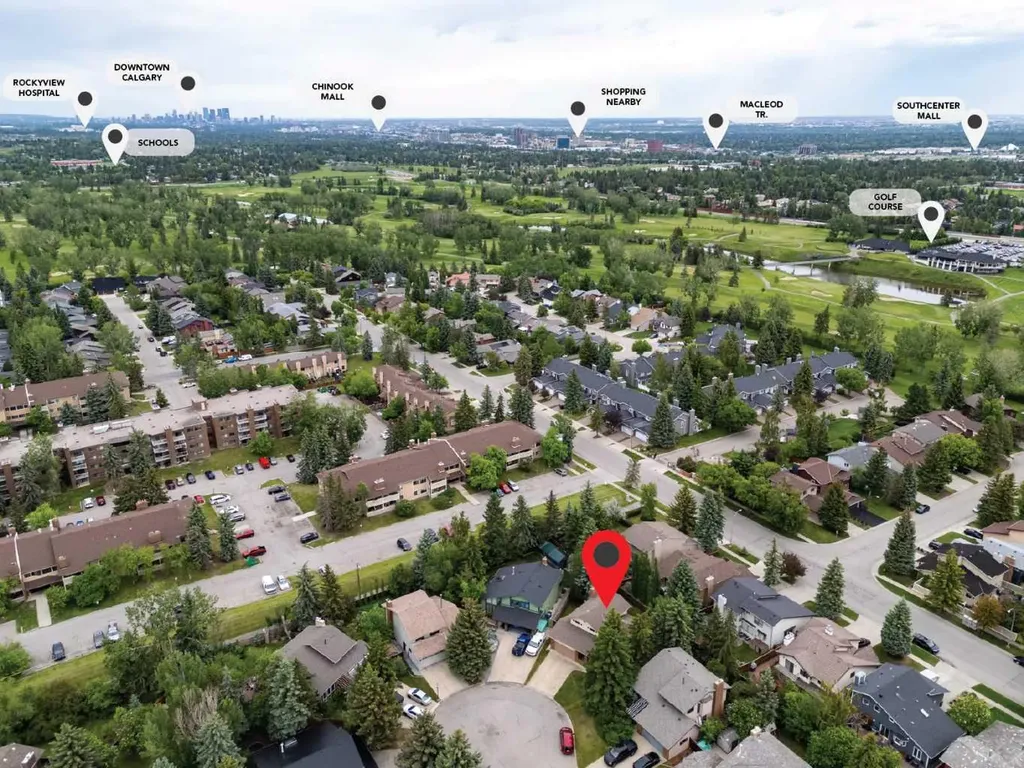27 Woodgreen Place SW Calgary AB T2W 4A3