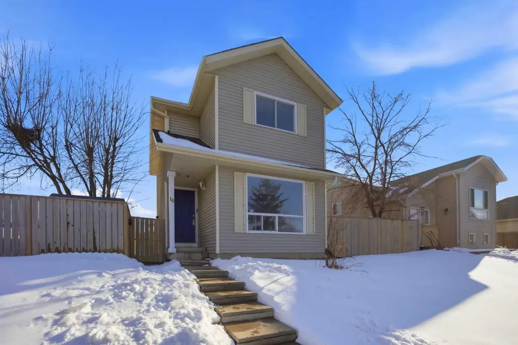 19 Appletree Close SE Calgary AB T2A 7J1