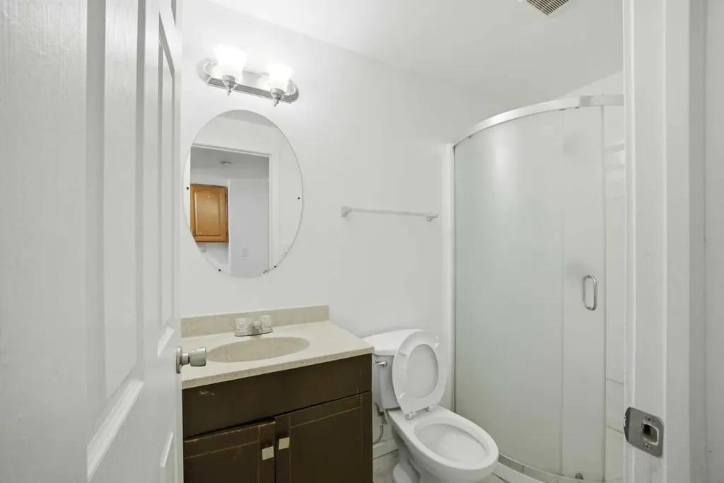 19 Appletree Close SE Calgary AB T2A 7J1