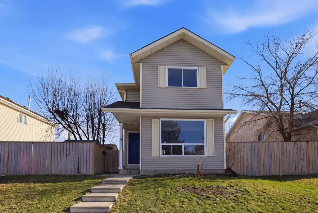 19 Appletree Close SE Calgary AB T2A 7J1