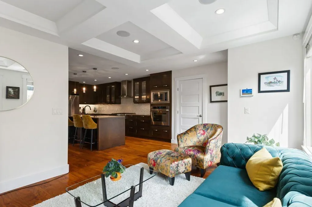 2113 21 Avenue SW Calgary AB T2T 0P1
