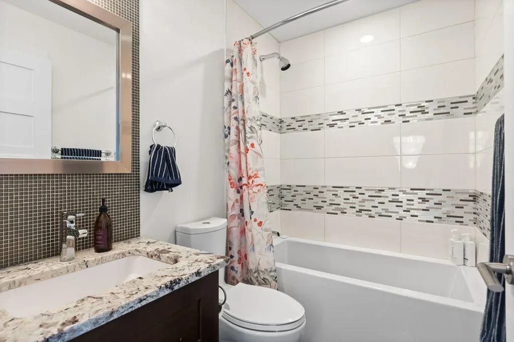2113 21 Avenue SW Calgary AB T2T 0P1