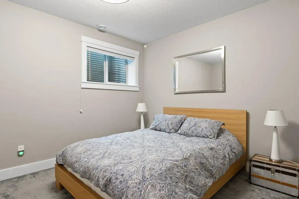 2113 21 Avenue SW Calgary AB T2T 0P1