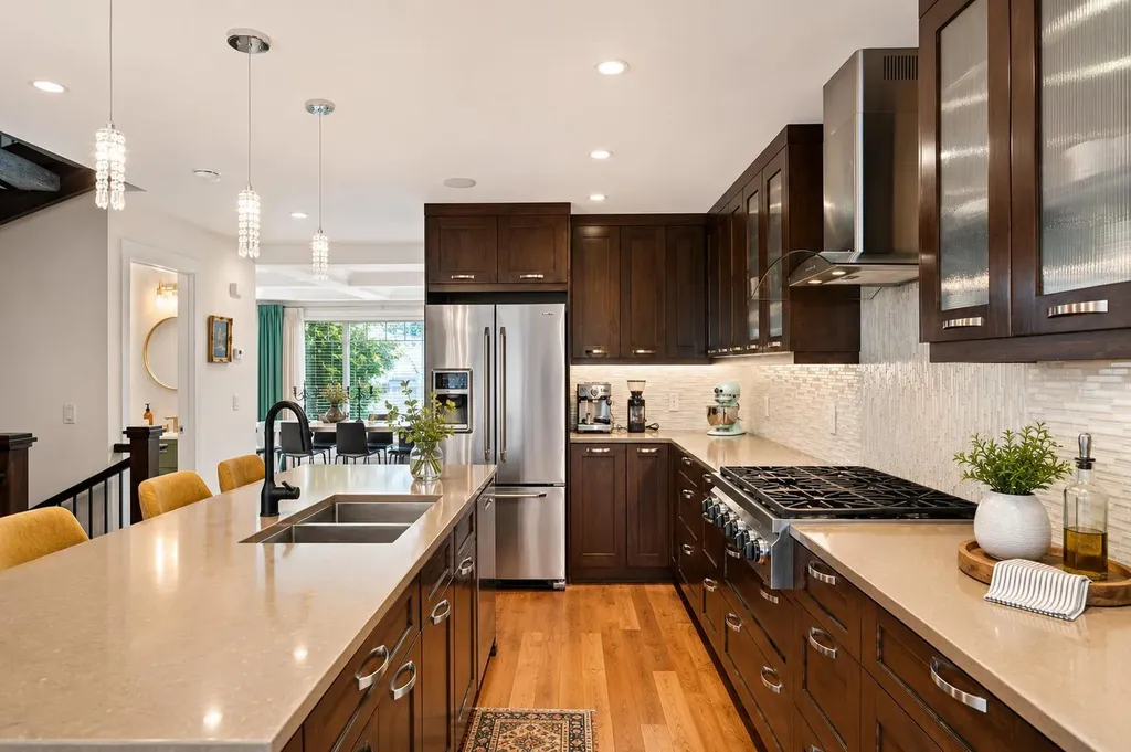 2113 21 Avenue SW Calgary AB T2T 0P1
