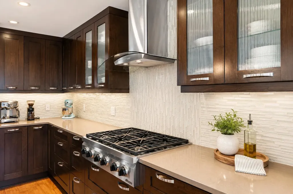 2113 21 Avenue SW Calgary AB T2T 0P1