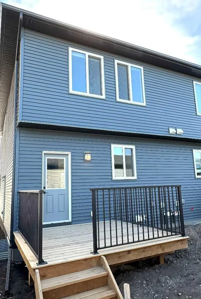 311 Wolf River Drive SE Calgary AB T2X 6G6