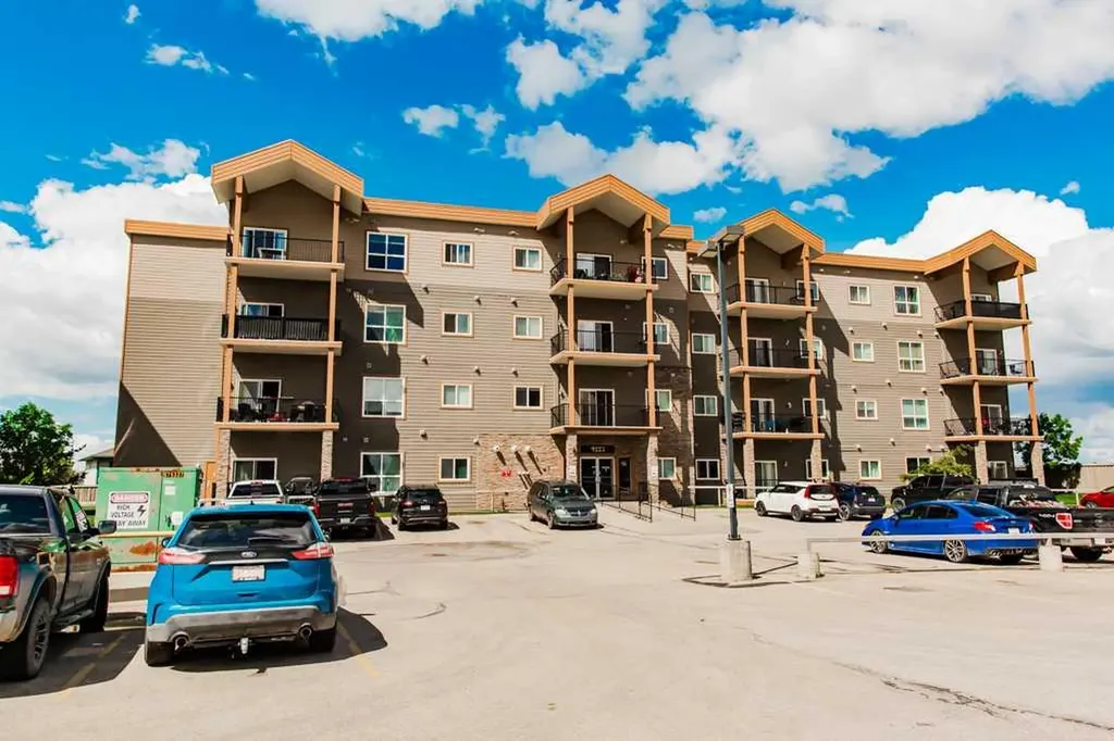 9225 Lakeland Drive Grande Prairie AB T8X 0B8