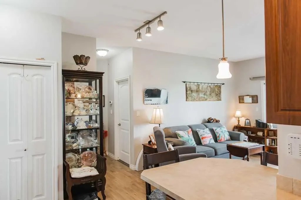 9225 Lakeland Drive Grande Prairie AB T8X 0B8