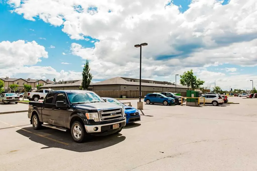 9225 Lakeland Drive Grande Prairie AB T8X 0B8