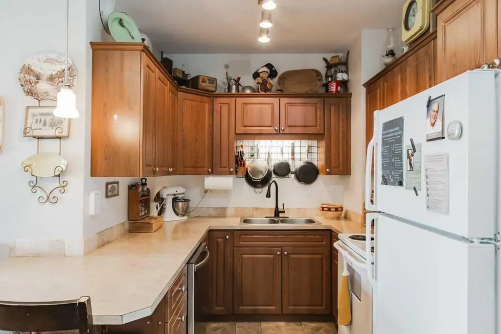 9225 Lakeland Drive Grande Prairie AB T8X 0B8