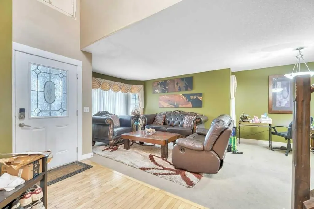 113 Cove Hill Chestermere AB T3A 6B5