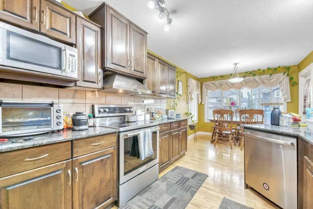113 Cove Hill Chestermere AB T3A 6B5