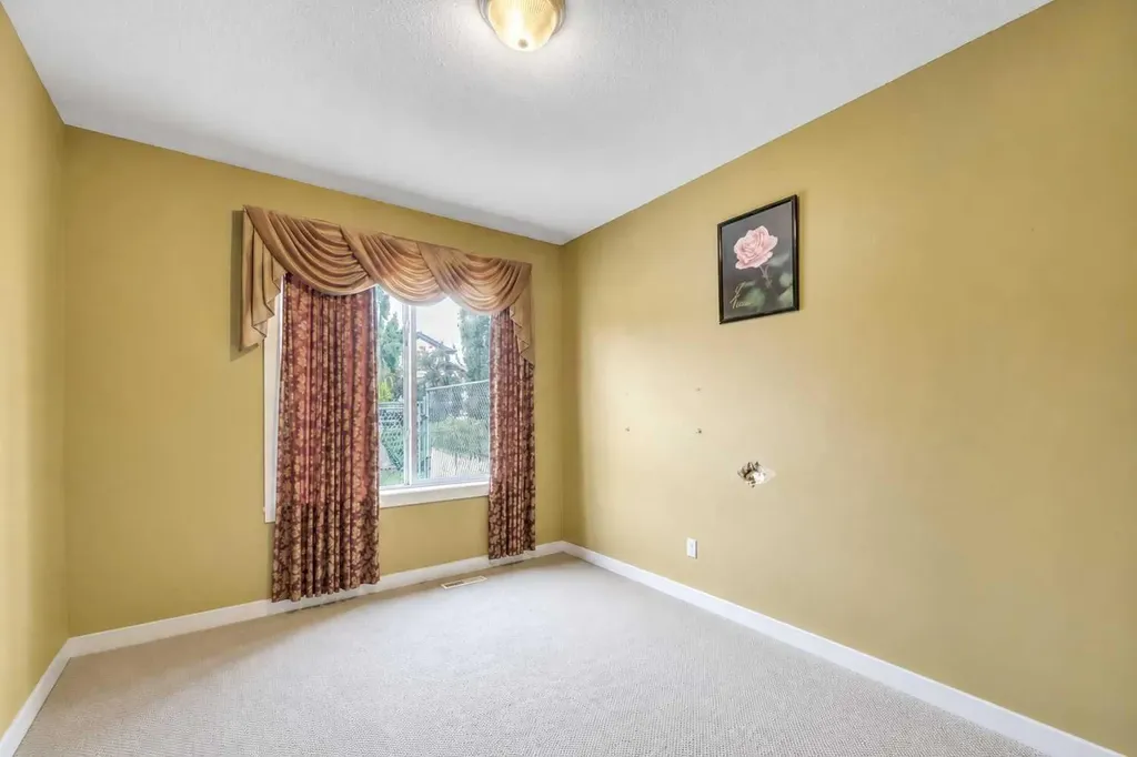 113 Cove Hill Chestermere AB T3A 6B5