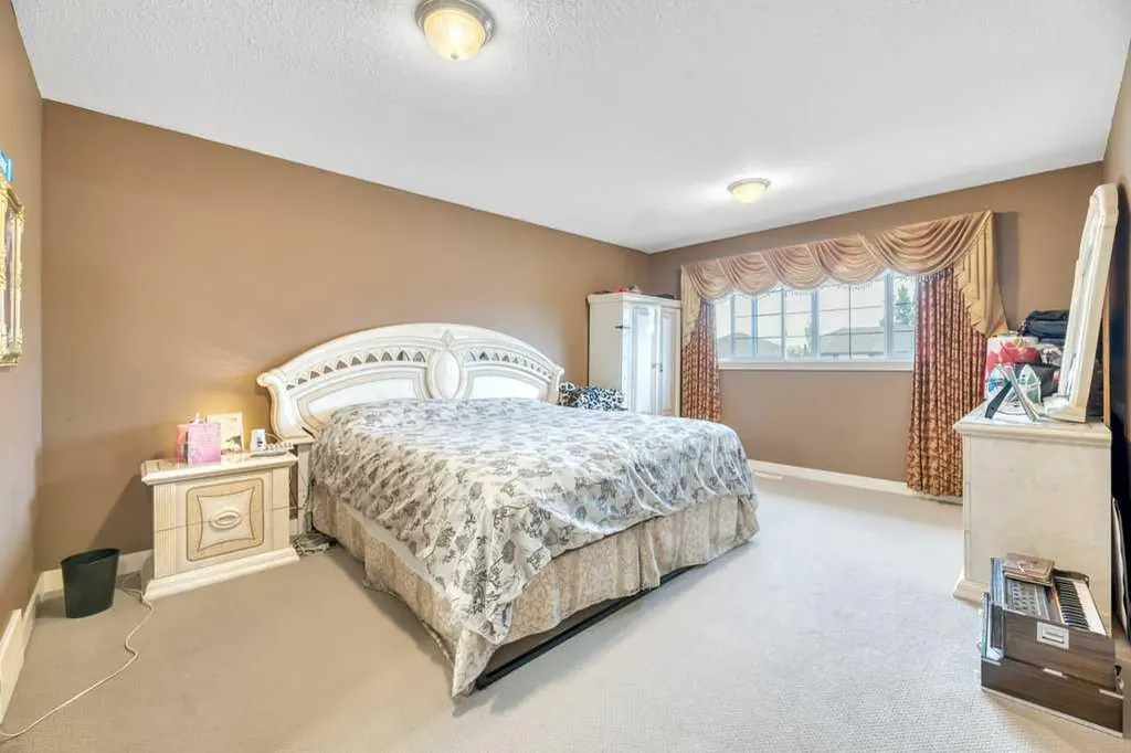 113 Cove Hill Chestermere AB T3A 6B5