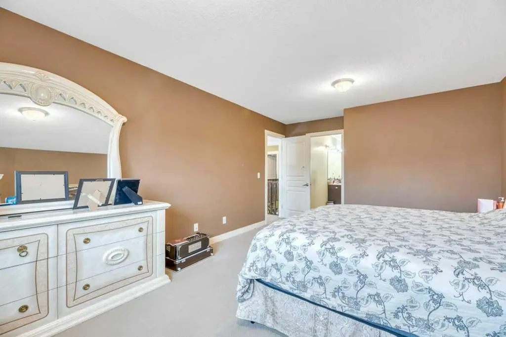 113 Cove Hill Chestermere AB T3A 6B5