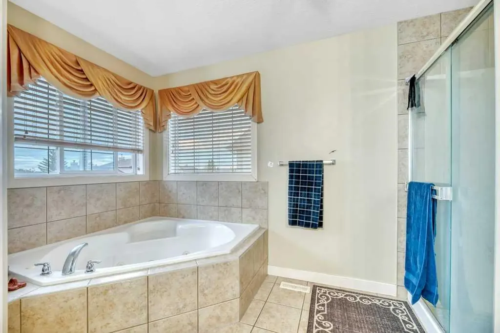 113 Cove Hill Chestermere AB T3A 6B5