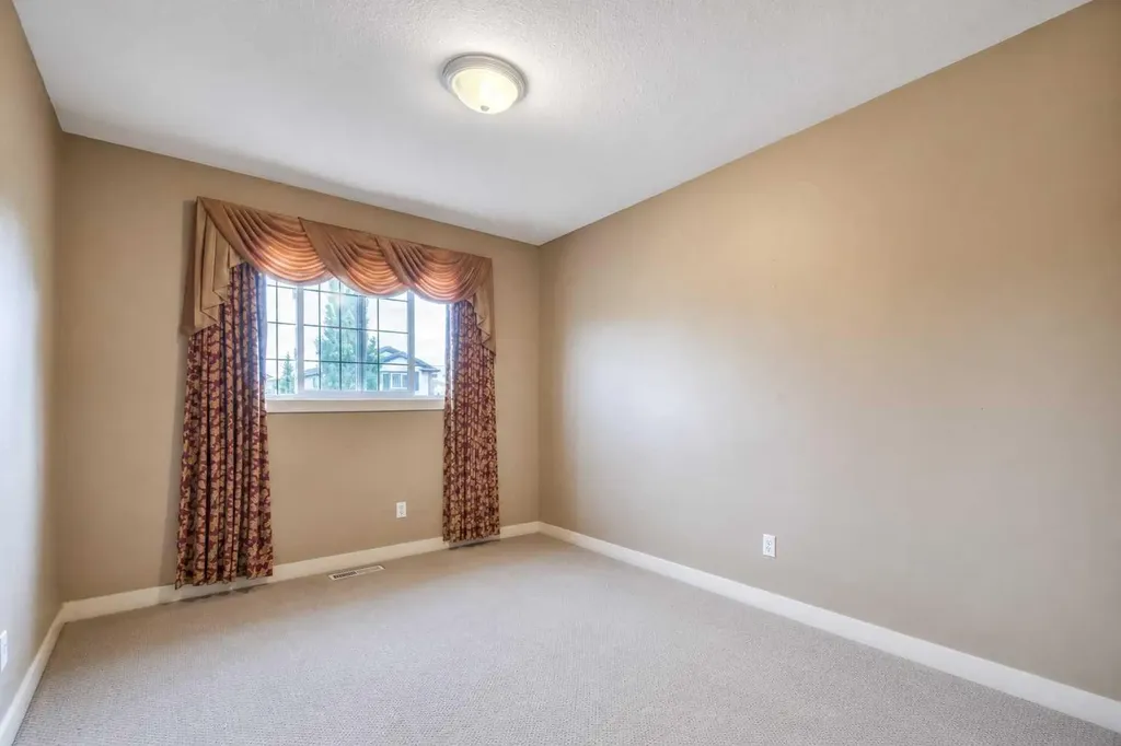 113 Cove Hill Chestermere AB T3A 6B5