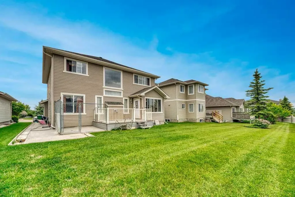113 Cove Hill Chestermere AB T3A 6B5