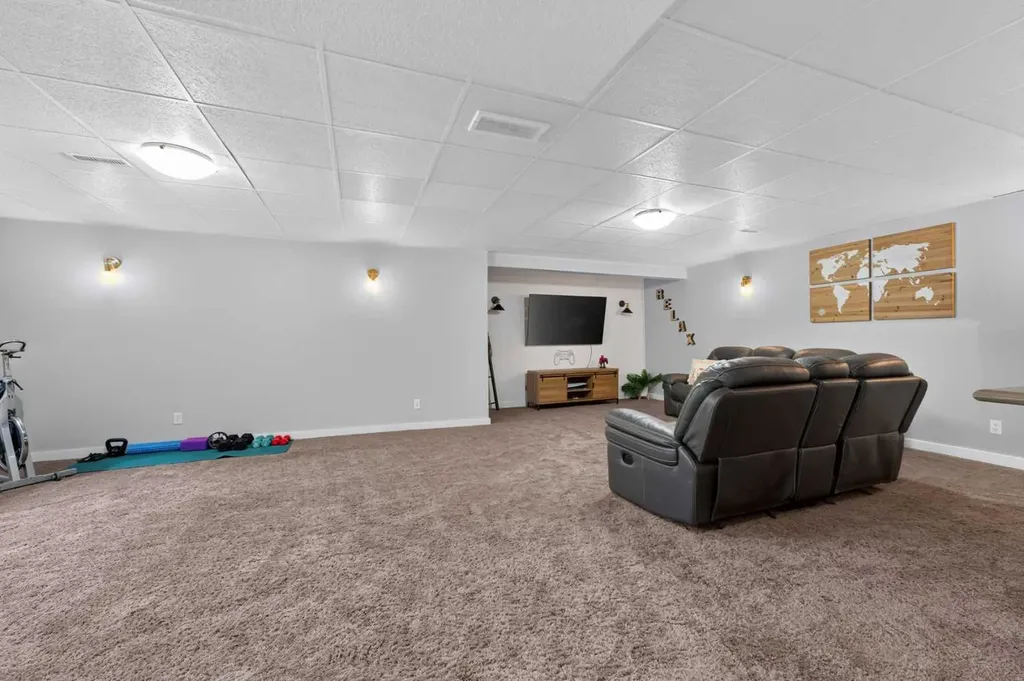 21 Morningside Bay SW Airdrie AB T4B0K6