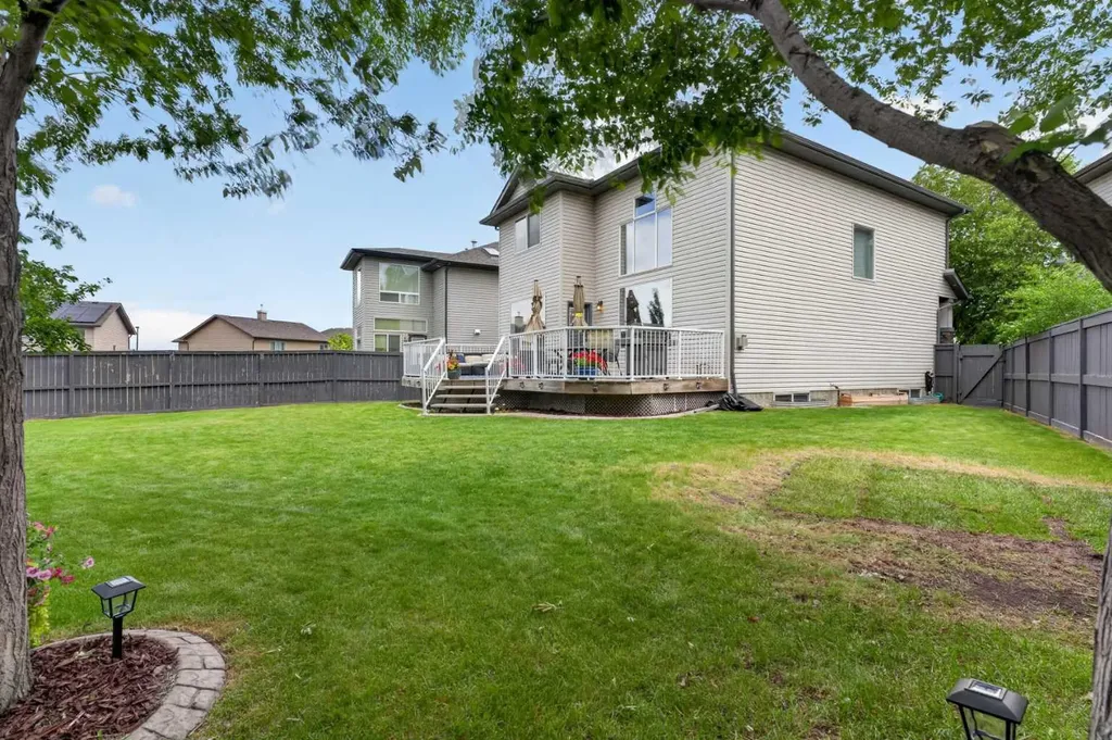 21 Morningside Bay SW Airdrie AB T4B0K6