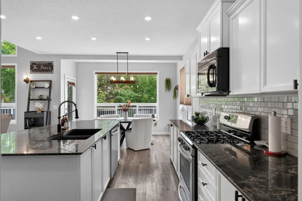 21 Morningside Bay SW Airdrie AB T4B0K6