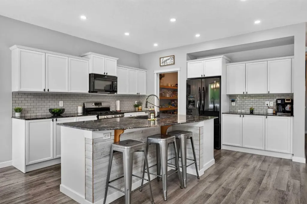 21 Morningside Bay SW Airdrie AB T4B0K6