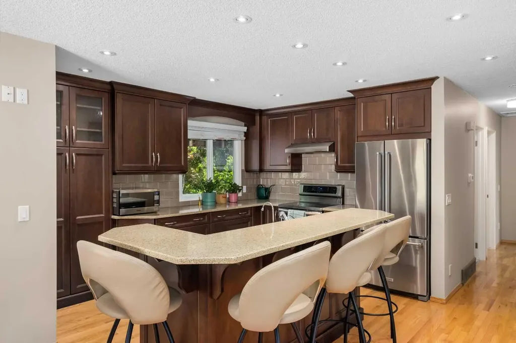 2708 48 Street NE Calgary AB T1Y 1H1