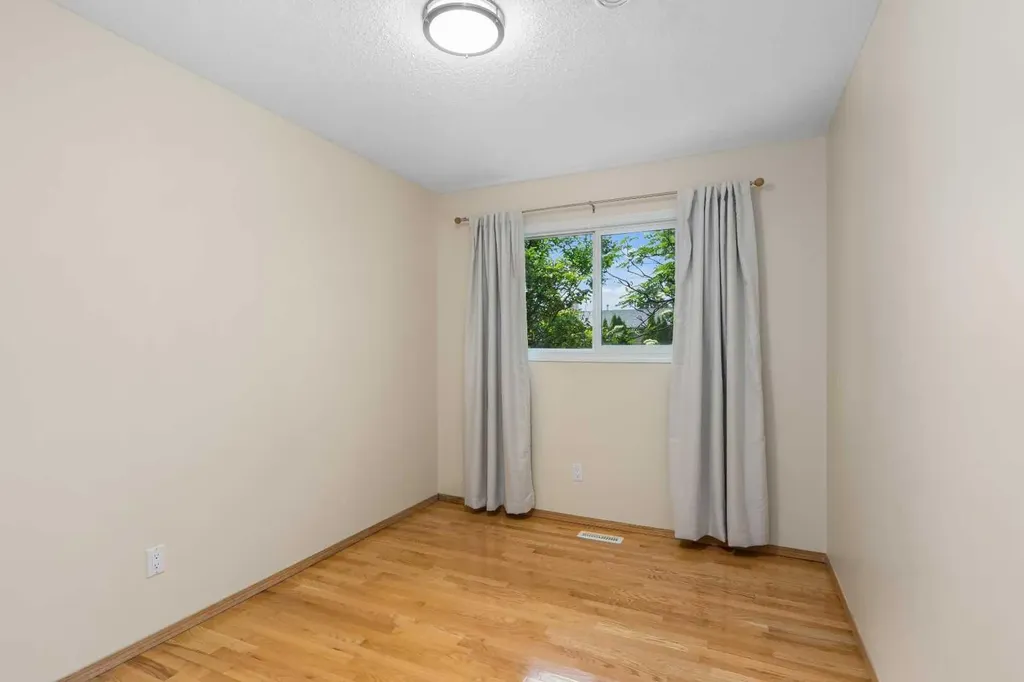 2708 48 Street NE Calgary AB T1Y 1H1