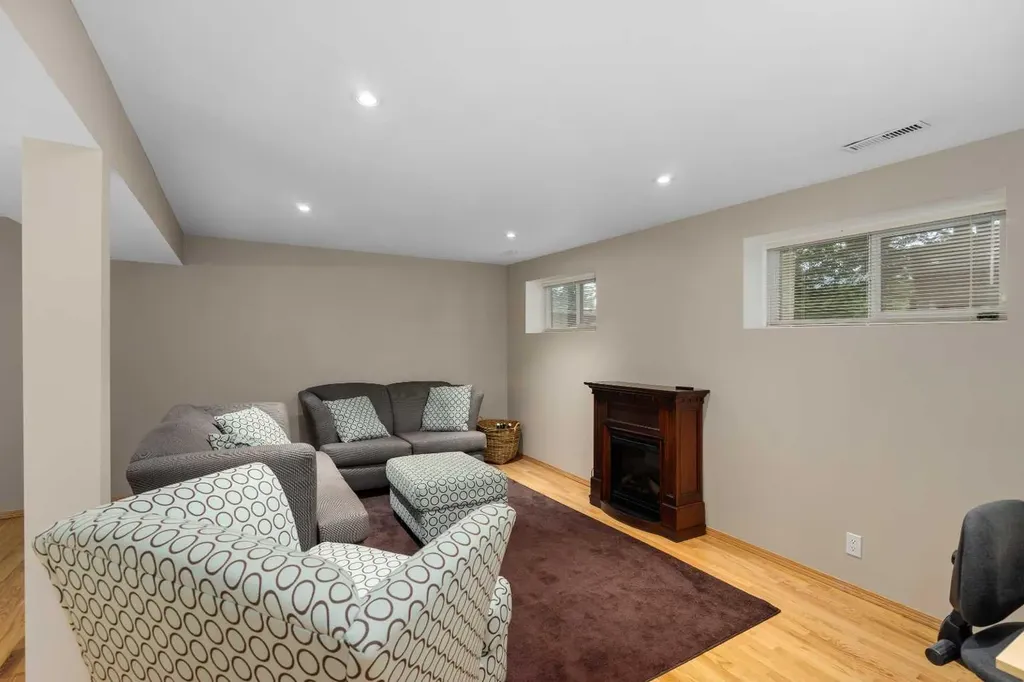 2708 48 Street NE Calgary AB T1Y 1H1