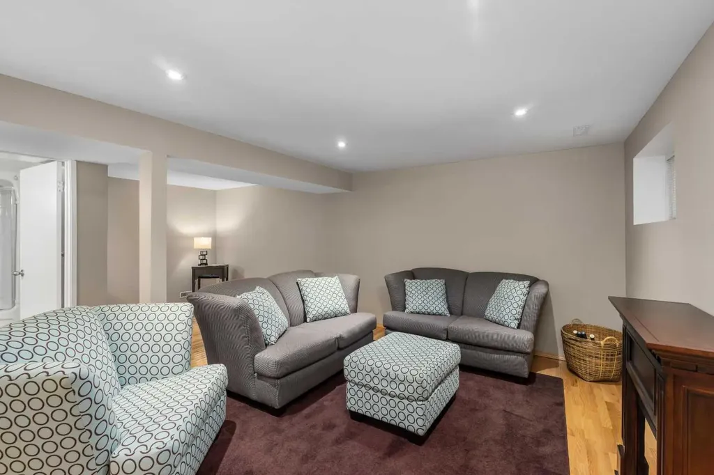 2708 48 Street NE Calgary AB T1Y 1H1