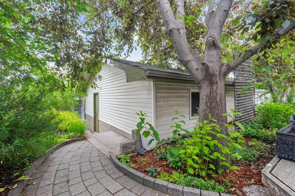 2708 48 Street NE Calgary AB T1Y 1H1