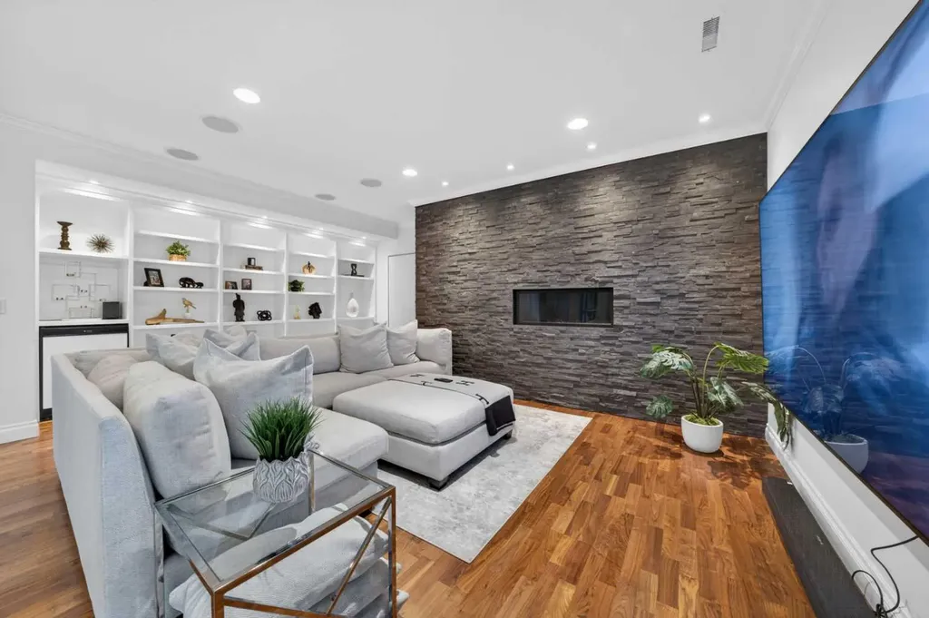 50 Spring Valley Place SW Calgary AB T3H 4V1