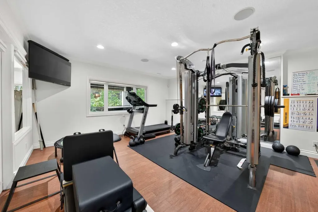 50 Spring Valley Place SW Calgary AB T3H 4V1