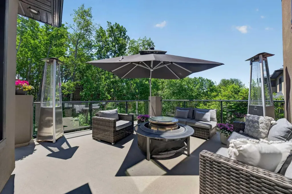 50 Spring Valley Place SW Calgary AB T3H 4V1