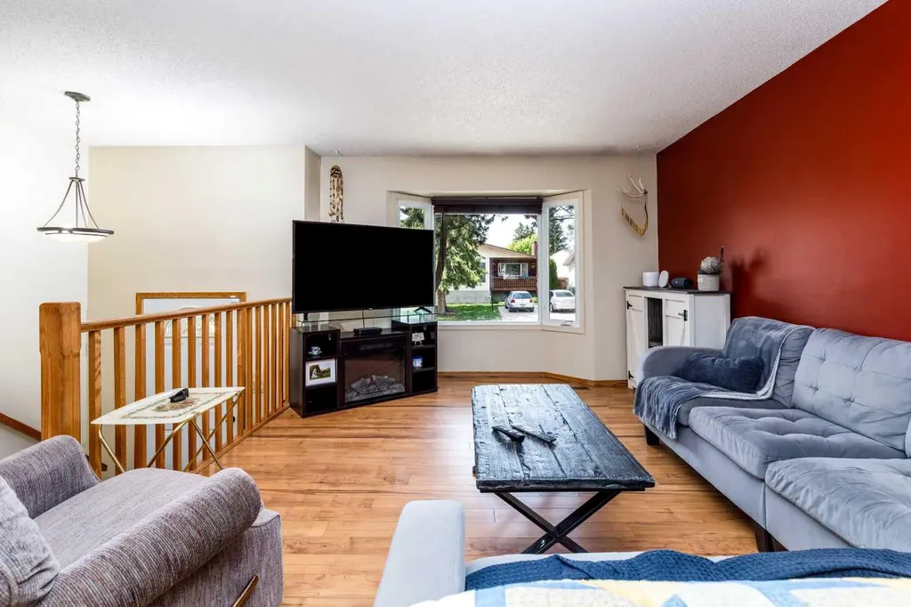63 Mclevin Crescent Red Deer AB T4R 1S8